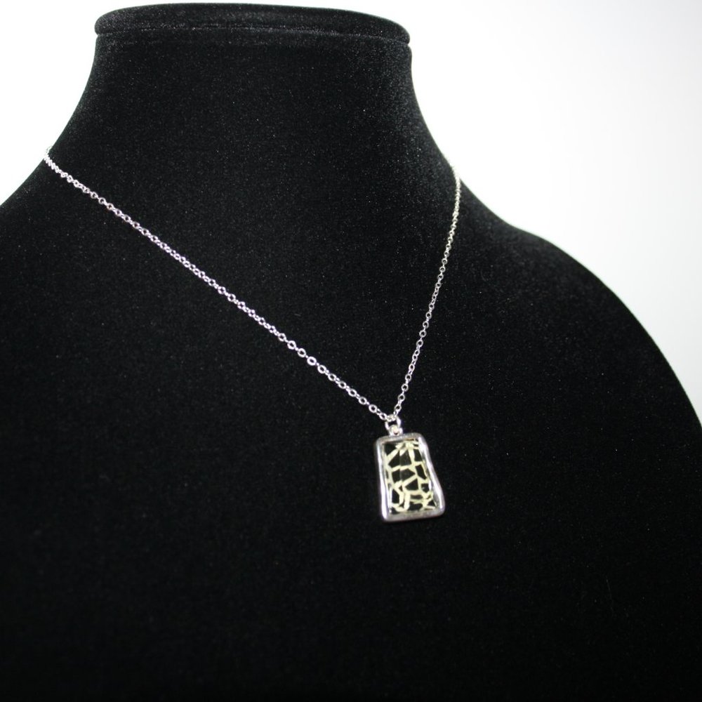 ⚡🔗 Silver Statement Necklace · 16" · NWOT - Picture 4 of 5